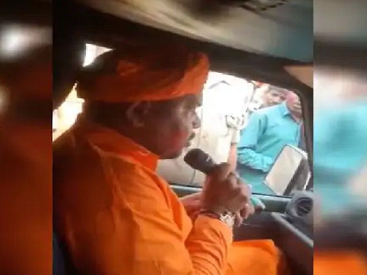 UP: भड़काऊ भाषण देने वाला महंत बोला- बयान को तोड़ मरोड़ कर पेश किया गया, मिल रही है जान से मारने की धमकी