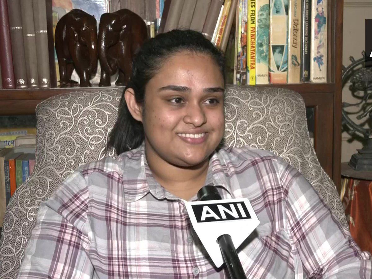 ऑपरेशन गंगा का हिस्सा रही 24 वर्षीय पायलट महाश्वेता चक्रवर्ती ने कही ये बात