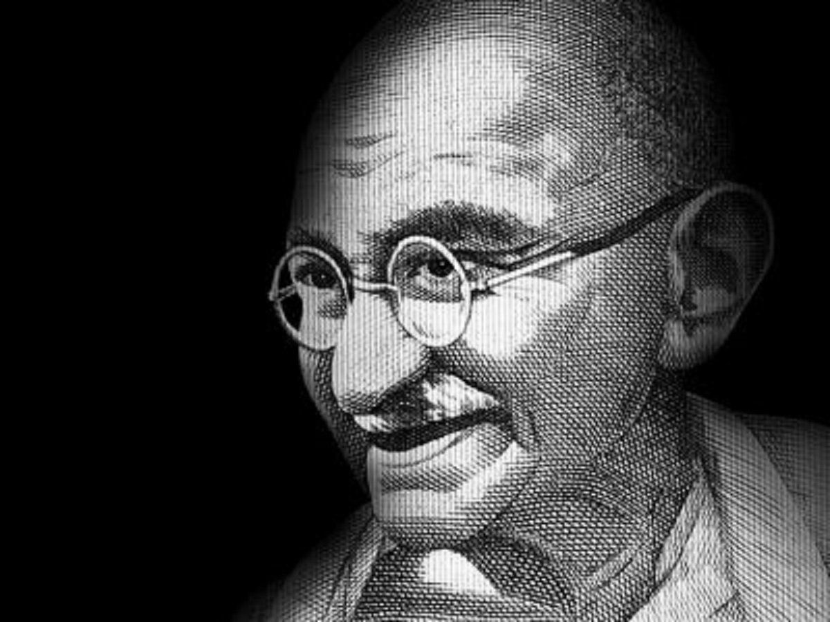 गांधी ही नहीं उनकी तस्वीर भी करती थी कमाल, जानें कौन कहलाते हैं उनके बच्चे और आध्यात्मिक उत्तराधिकारी