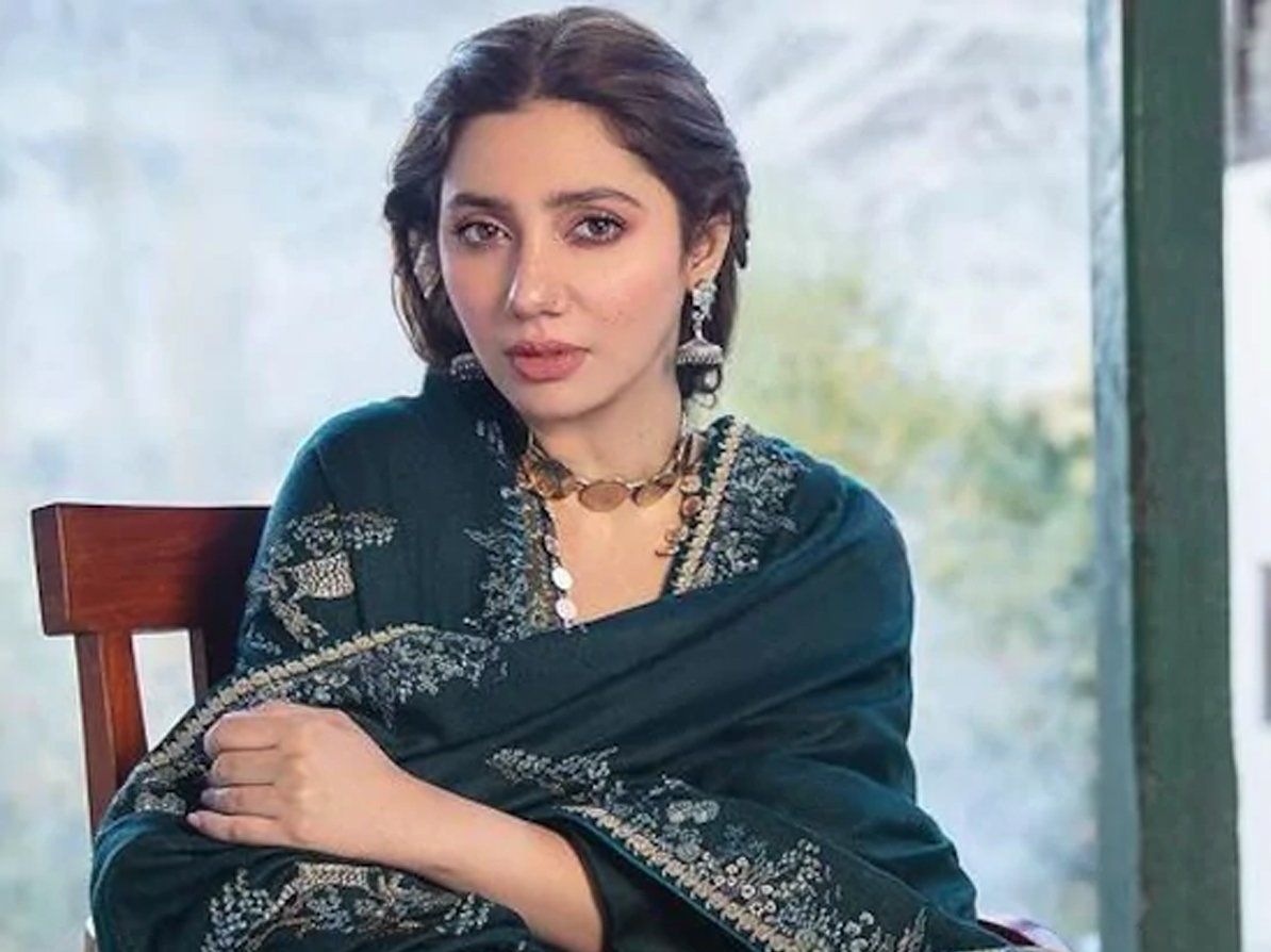 Mahira Khan: शाहरुख खान की एक्ट्रेस माहिरा खान हुईं कोरोना पॉजिटिव, सोशल मीडिया पर फैंस को दी जानकारी