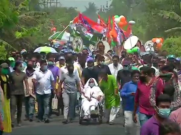 Mamata Banerjee roadshow in Nandigram, traveling in a wheelchair for 8 km