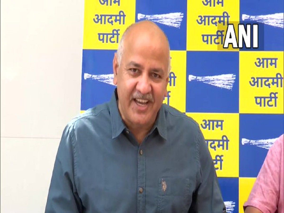 AAP नेता के BJP में शामिल होने पर बोले सिसोदिया- वे महिलाओं से करते थे गंदी बातें, हम उन्हें निकालने वाले थे