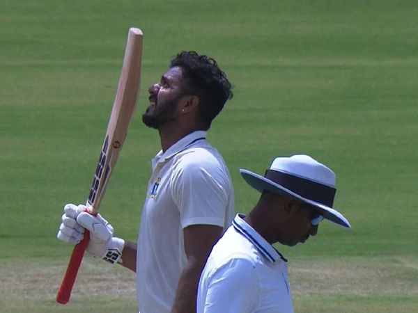 Manoj-Tiwari-Century