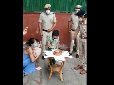 Delhi Police celebration birthday of MC Mary Kom's son Delhi Police celebration birthday of MC Mary Kom's son