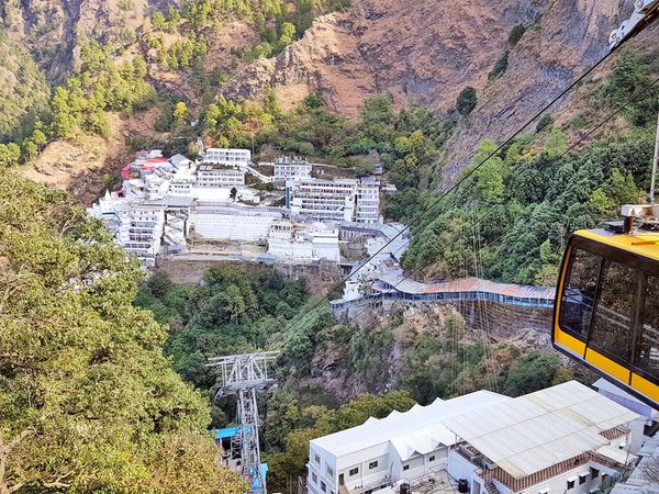 Fire in the forest of Trikuta hills, pilgrimage of Mata Vaishno Devi stopped by new route