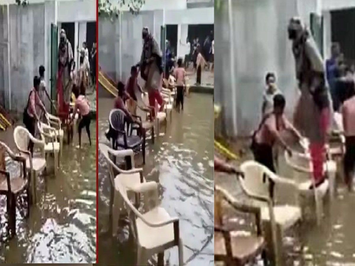 Video: कुर्सियों का पुल बनवाकर क्लास रूम तक पहुंची शिक्षिका, वीडियो वायरल हुआ तो हुईं सस्पेंड