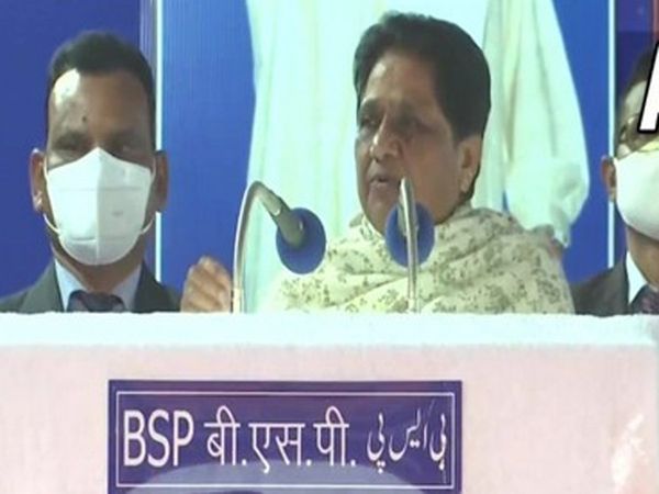 BJP spreads communalism, only BSP can bring achche din: Mayawati