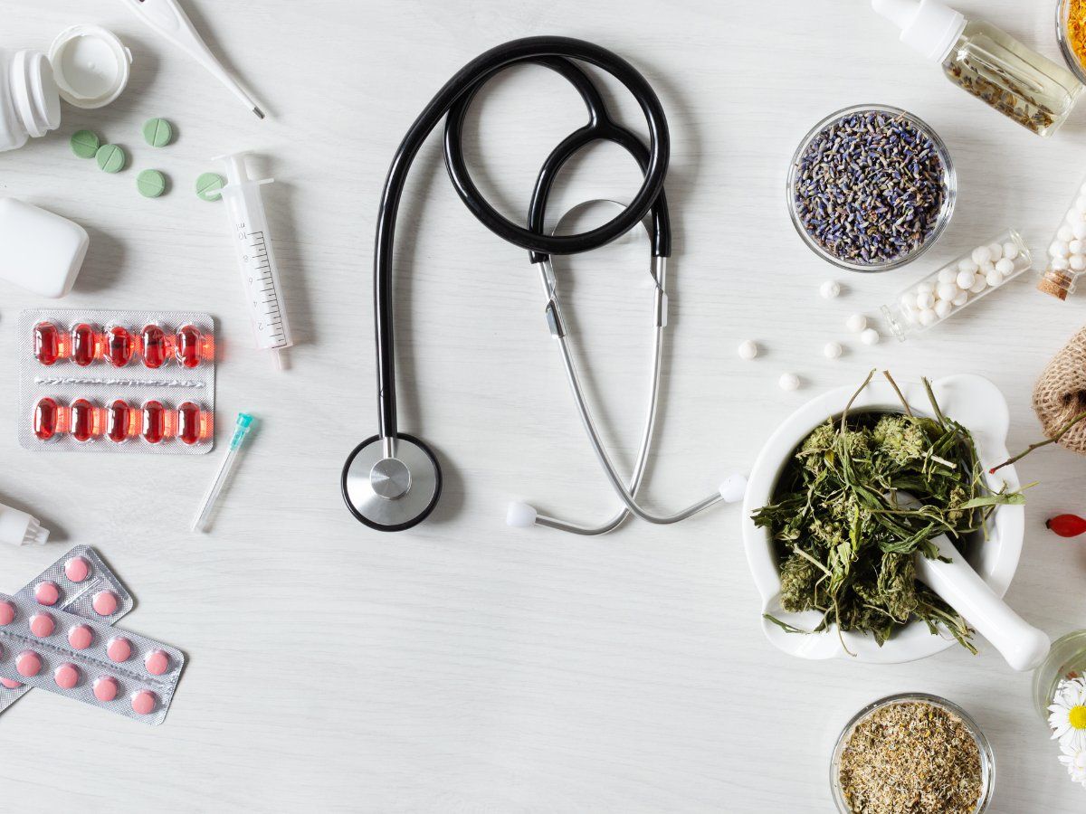 Top Careers In Medicine: मेडिकल स्ट्रीम से की है 12वीं तो ये हैं टॉप 8 कोर्स, बना सकते हैं शानदार करियर
