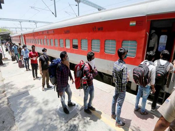 Uddhav Thackeray government vs Railway Minister political blame game over running of Shramik Special trains