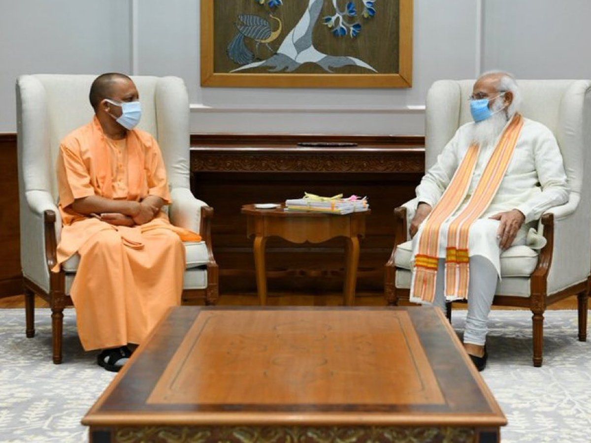 Modi-Yogi meeting : जब पीएम मोदी से मिले सीएम योगी.. जानिए बैठक में क्या हुई बातचीत