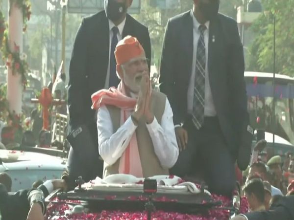 Rashtravad: Battle of the last phase in UP, will PM Modi's road show change the equation?