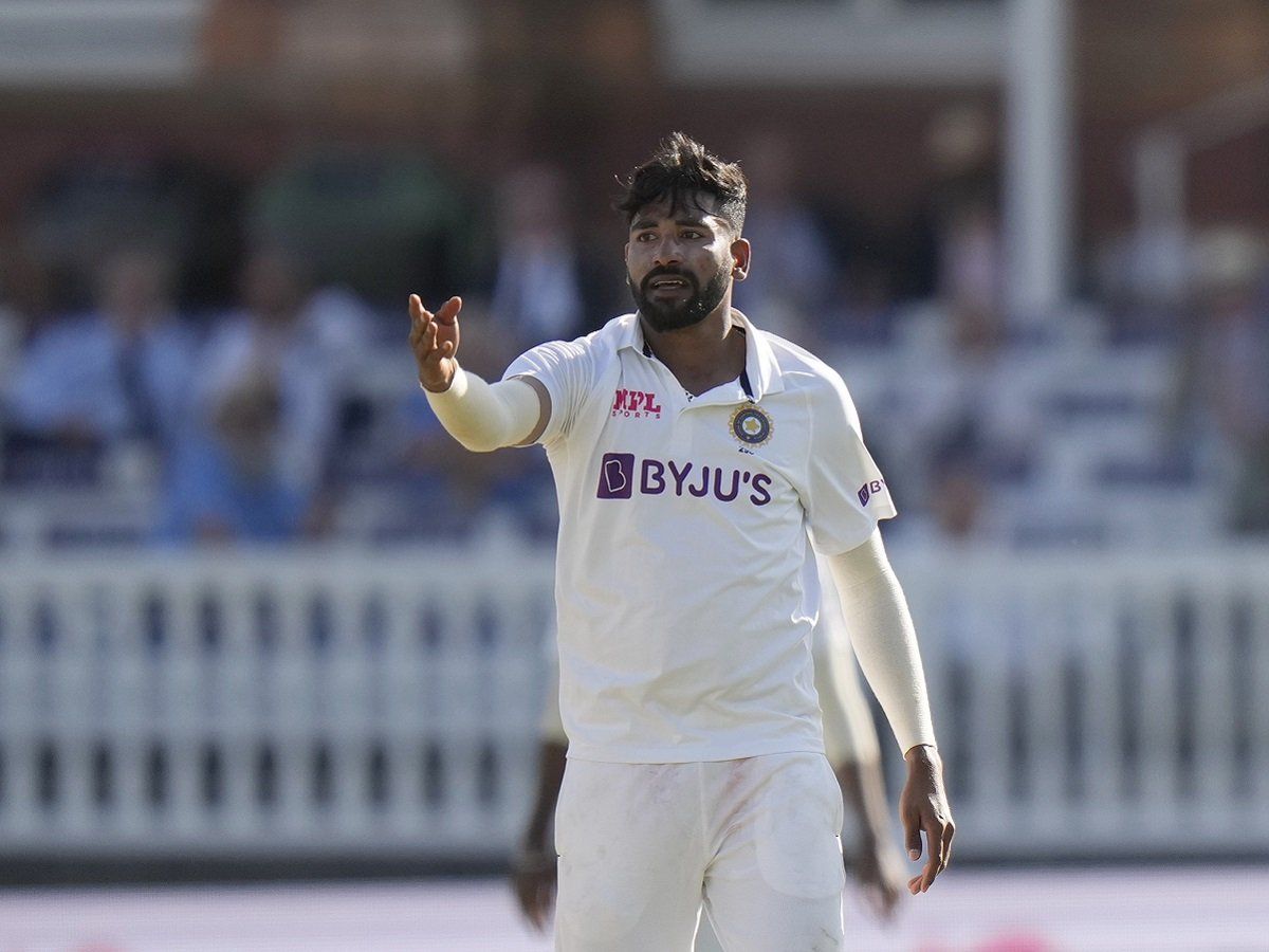 होठों पर ऊंगली लगाकर विकेट का जश्न क्यों मनाते हैं मोहम्मद सिराज? तेज गेंदबाज ने खुद किया बड़ा खुलासा