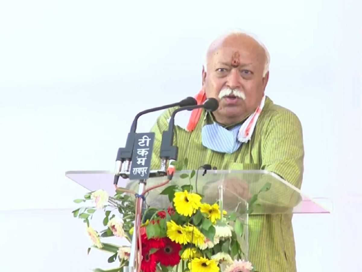 हमें किसी का धर्म परिवर्तन नहीं बल्कि जीना सिखाना है: RSS चीफ मोहन भागवत