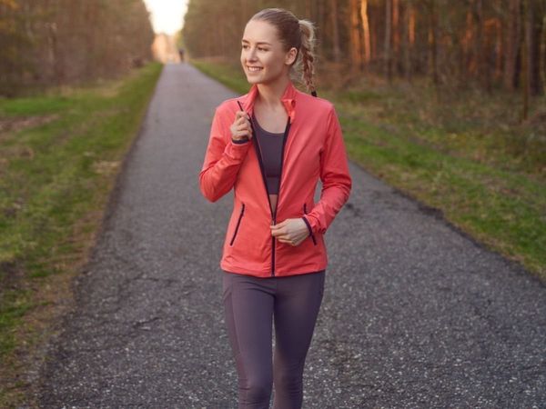 Keep These Thing On Mind While Going For Morning Walk, benefits of morning walk, morning walk tips, morning walk tips for weight loss, मॉर्निंग वॉक के लिए इन बातों का रखें ध्यान, मॉर्निंग वॉक के फायदें, मॉर्निंग वॉक पर जाते समय इन बातों का रखें ध्यान