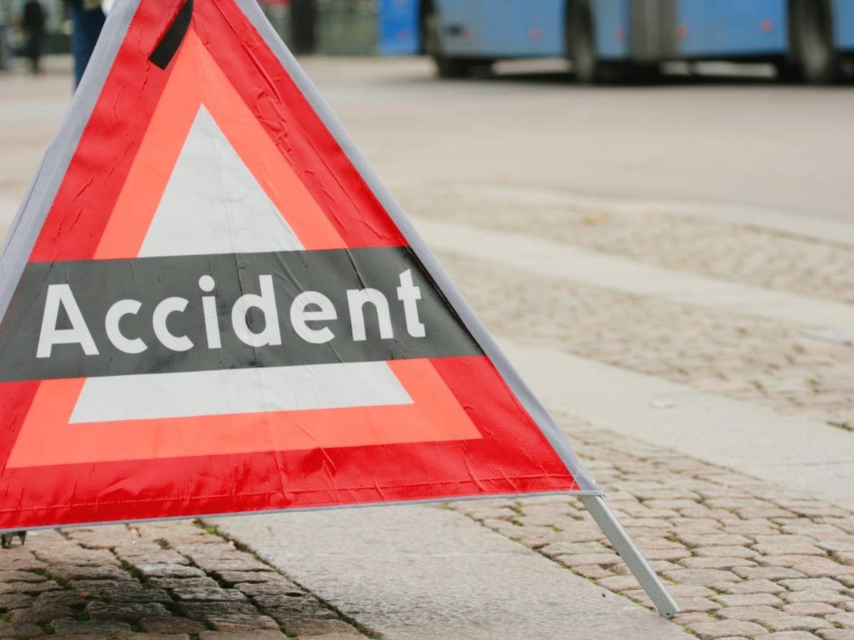 MP Accident News : रफ्तार फिर बन गई काल, ग्वालियर से गुजरात जा रही बस पलटी, मासूम सहित तीन की मौत