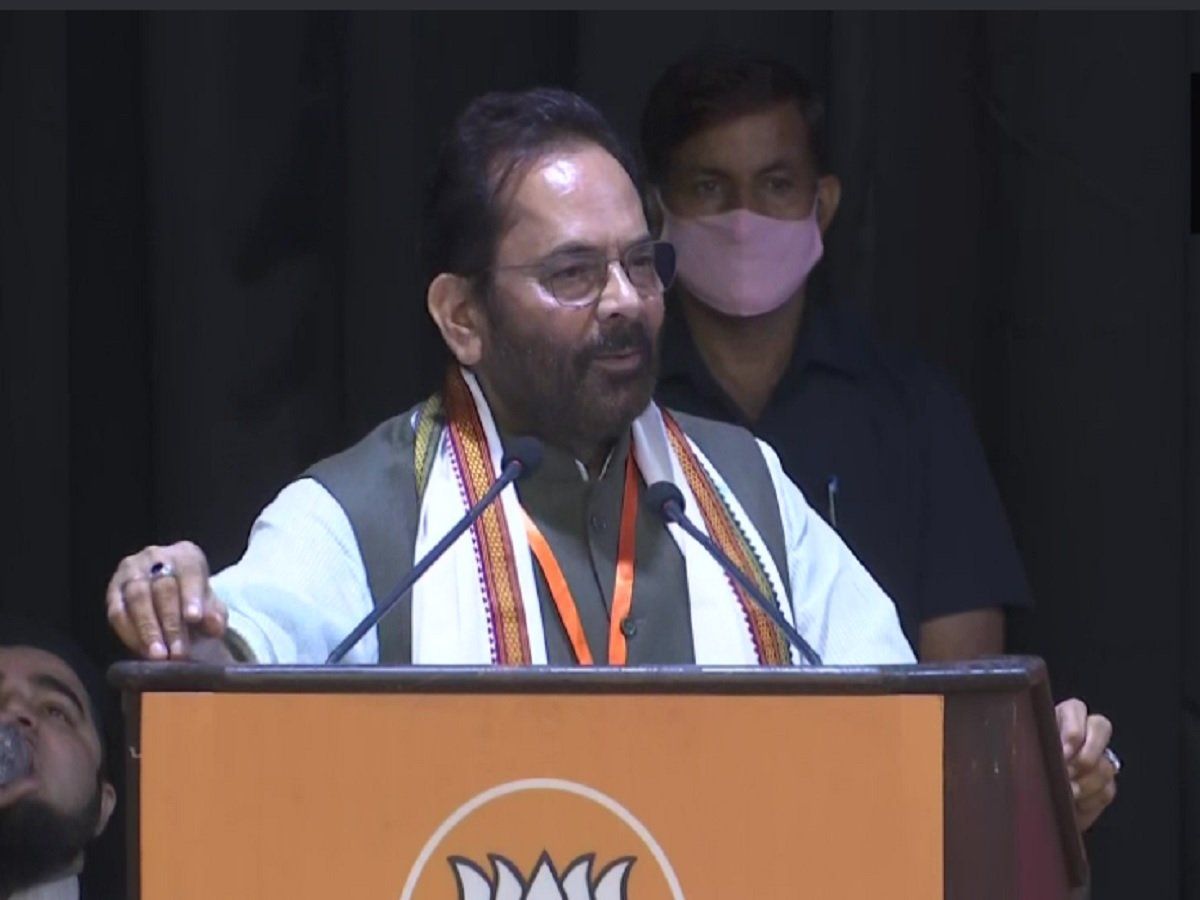 केंद्रीय मंत्री मुख्तार अब्बास नकवी ने बताया- मोदी सरकार की योजनाओं से कितने लाभान्वित हुए अल्पसंख्यक