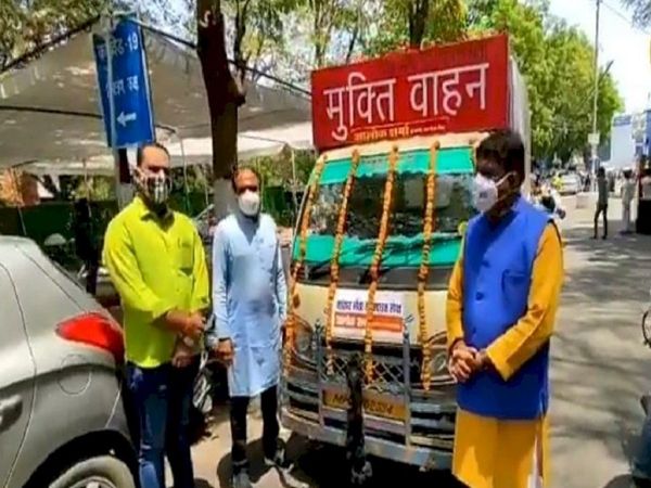 BJP leader Alok sharma's photoshoot with Mukti Vahan in Bhopal