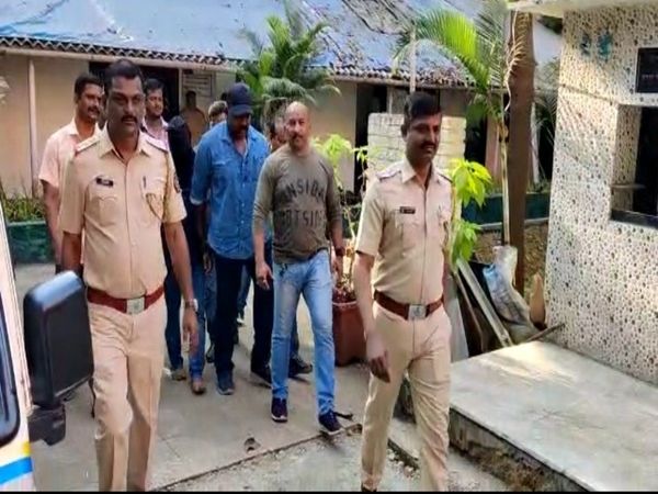Mumbai Police arrested two thieves 