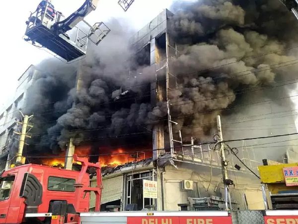 Delhi Mundka Fire 27 people died and 12 got injured in the fire incident, Know the timeline of incident