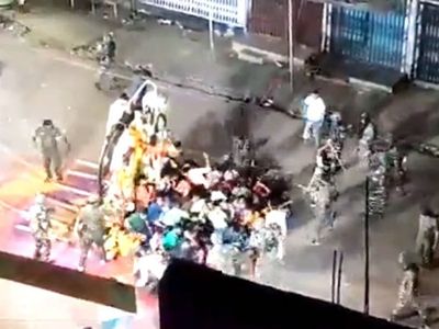bihar muger lathi charge bihar muger lathi charge
