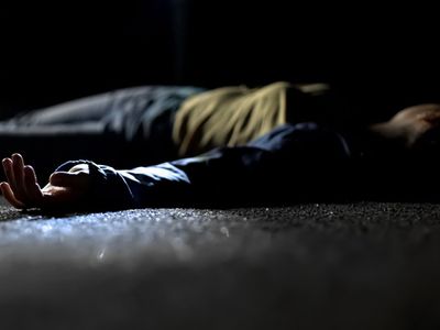 Quarrel with mother, daughter was not picking up the phone, entered her house and strangled her to death Quarrel with mother, daughter was not picking up the phone, entered her house and strangled her to death