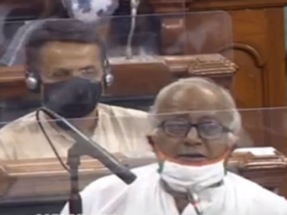 Parliament Monsoon Session: टीएमसी सांसद सौगात रॉय ने वित्त मंत्री निर्मला सीतारमण के पहनावे पर की टिप्पणी