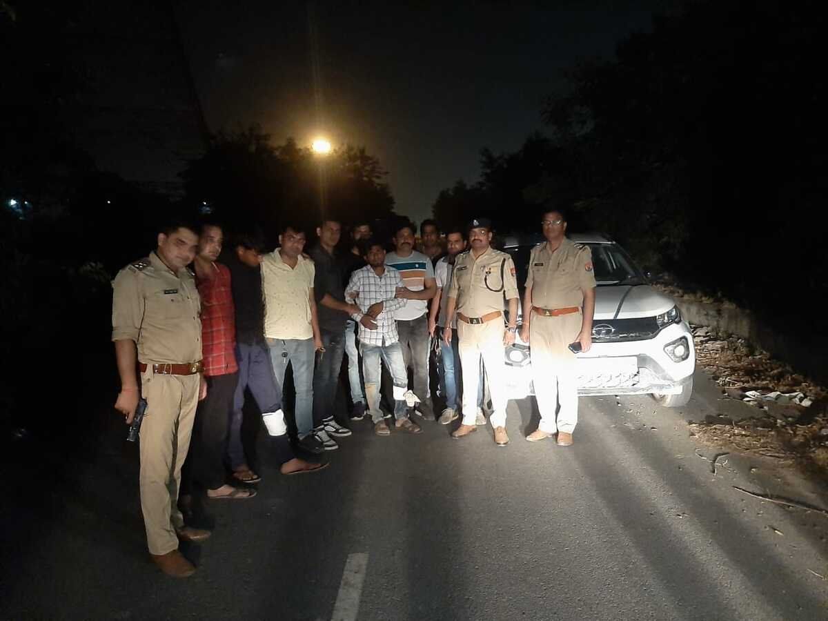 Noida Crime News: पुलिस मुठभेड़ में दो बदमाश गिरफ्तार, चोरी के मामले थे वांछित, ऐसे हुई गिरफ्तारी