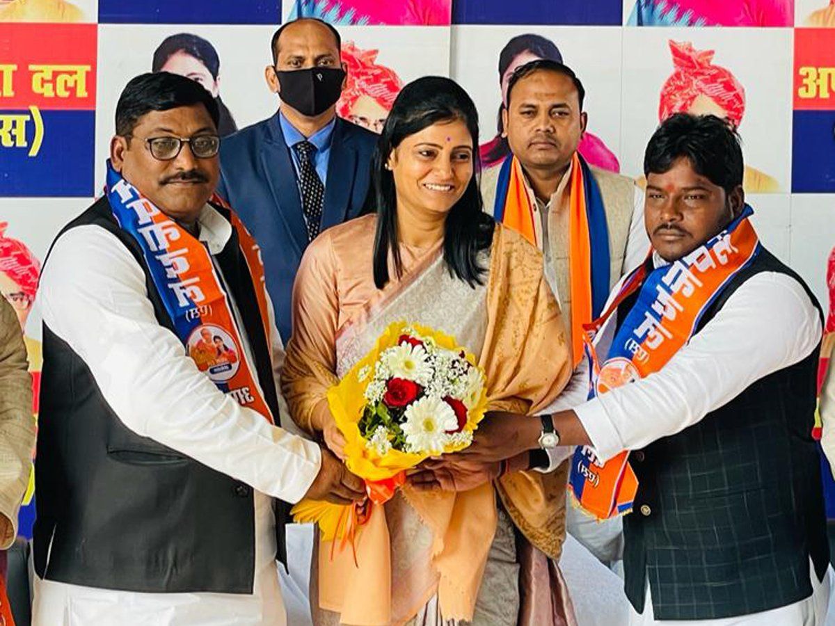 अपना दल एस में शामिल हुए फूलपुर के पूर्व सांसद नागेंद्र सिंह पटेल और कांग्रेस नेता आलोक पटेल