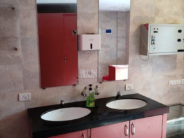 Napkin vending machine