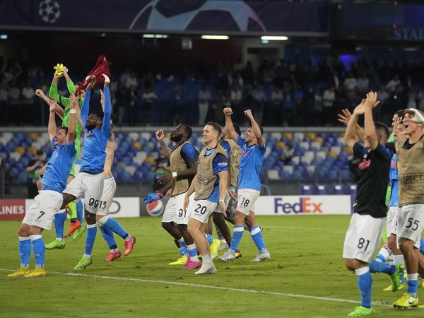 Napoli beat Liverpool