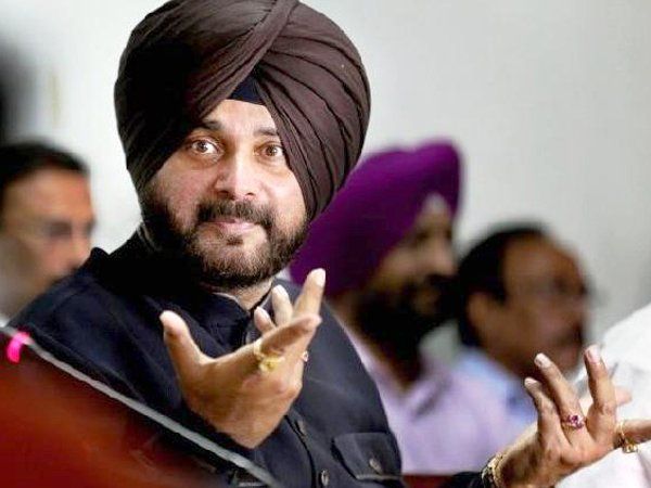 Punjab Election: नवजोत सिंह सिद्धू के मन में क्या है? पंजाब में चुनाव प्रचार छोड़ पहुंचे 'वैष्णो देवी'