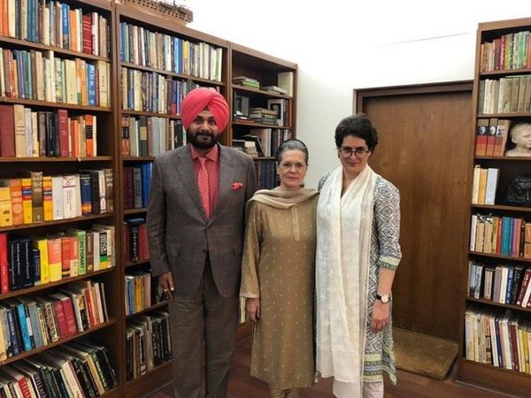 Navjot Singh Sidhu with Sonia Gandhi