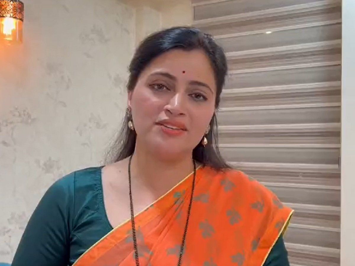 नवनीत राणा की गिरफ्तारी का मामला: संसद की विशेषाधिकार समिति ने महाराष्ट्र के मुख्य सचिव, DGP, मुंबई पुलिस कमिश्नर को बुलाया