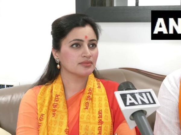  I was directly abused on the basis of my caste and not provided drinking water: Navneet Rana