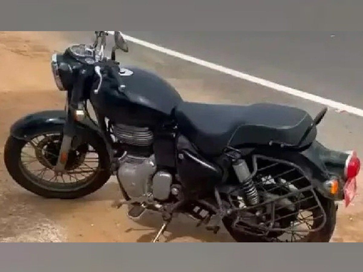 बिना किसी स्टिकर के नजर आई Royal Enfield की नई Bullet 350, सामने आई महत्वपूर्ण जानकारी
