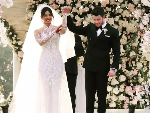 Priyanka Chopra & Nick Jonas first wedding Anniversary: प्रियंका और निक की पहली एनिवर्सरी पर देखें संगीत से शादी तक के खास पल, किस करते नजर आया कपल