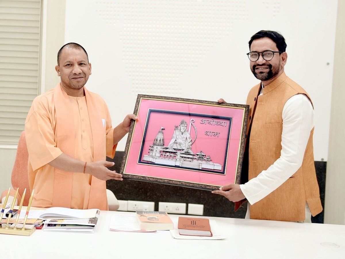 लोकसभा उपचुनाव: BJP ने आजमगढ़ से निरहुआ और रामपुर से घनश्याम लोधी को बनाया उम्मीदवार