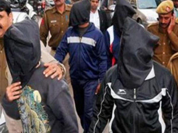 Nirbhaya Case convict Akshay's plea in SC air of Delhi is full of poison no need to hang, दोषी अक्षय की SC में दलील- प्रदूषण से लोग दिल्ली में ऐसे ही मर रहे हैं, तो फांसी की क्या जरूरत