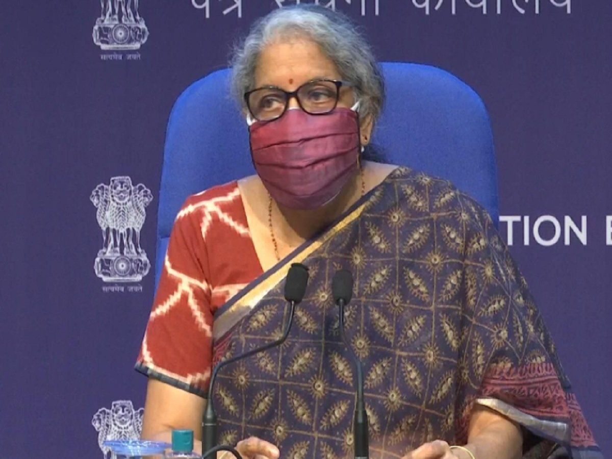 GST काउंसिल की बैठक के बाद निर्मला सीतारमण का ऐलान- कोविड 19 से जुड़ी राहत सामग्री के आयात में छूट का फैसला