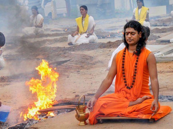 रेप आरोपी सेल्फ स्टाइल गॉडमैन Nithyananda का पासपोर्ट रद्द, इक्वाडोर ने नहीं दी शरण