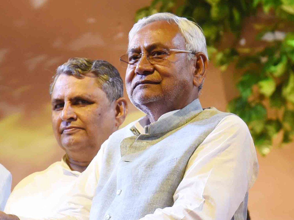 सीएम नीतीश कुमार पर हमला, एक युवक ने मुक्का मारने की कोशिश की, आरोपी हिरासत में, देखें VIDEO