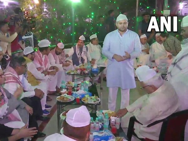 Nitish Kumar Attand Tejashwi Yadav Iftar party