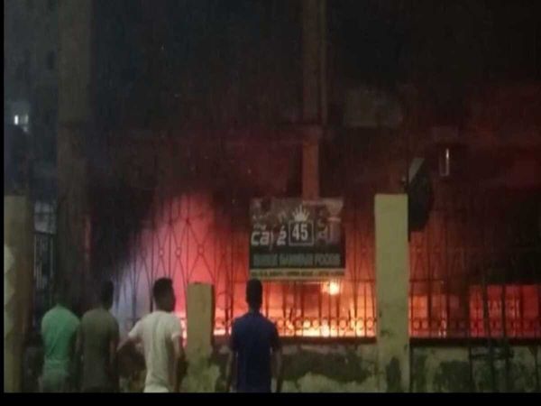 Noida Amrapali Sapphire market 