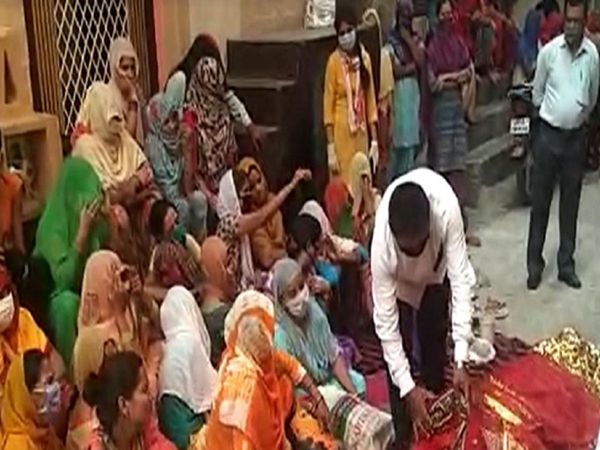 Pregnant woman dies in ambulance after running between hospitals for 13 hours in Noida