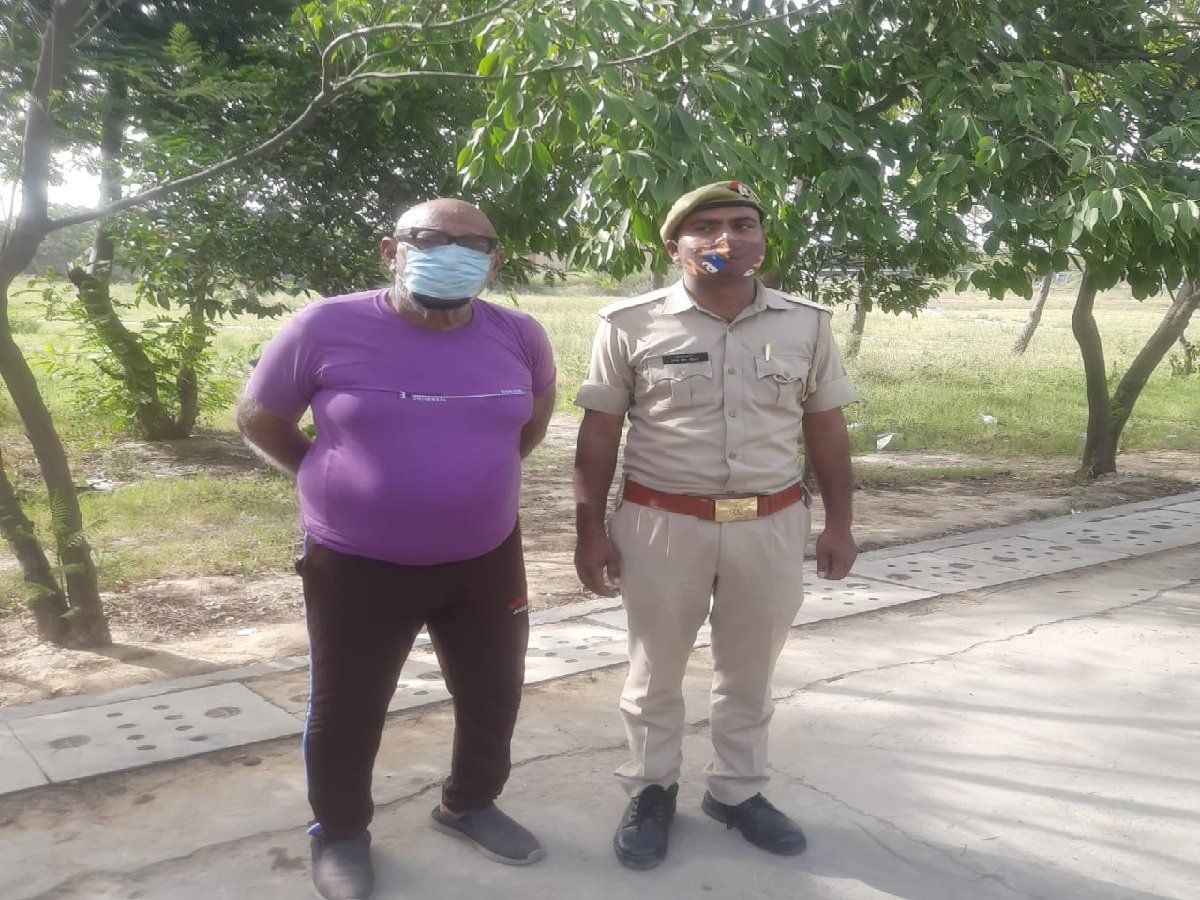 Noida News : नोएडा का मशहूर बुजुर्ग चित्रकार एक नाबालिग के साथ रेप करने के आरोप में गिरफ्तार