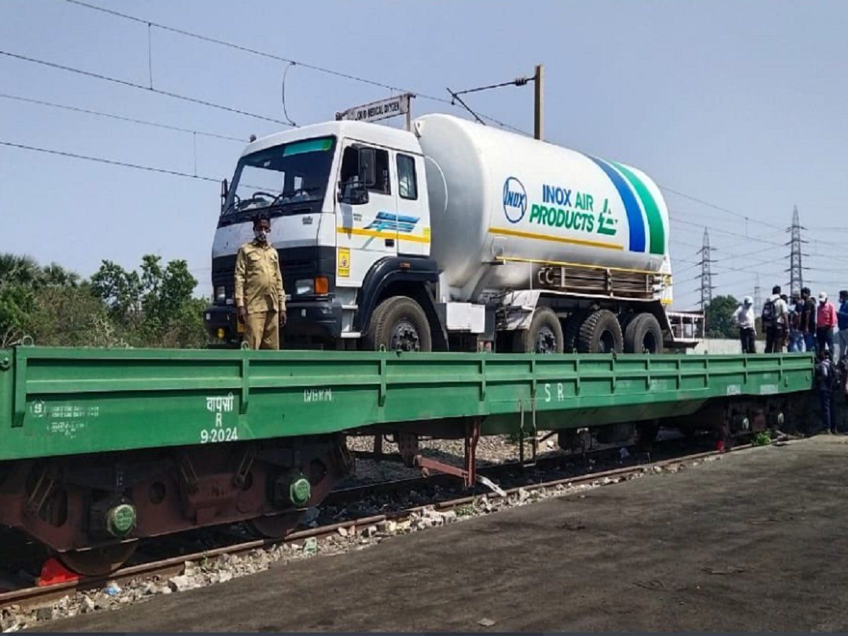 Oxygen Express: ऑक्सीजन की बढ़ती मांग को पूरा करने के लिए एक्स्प्रेस ट्रेनें चलाएगा रेलवे