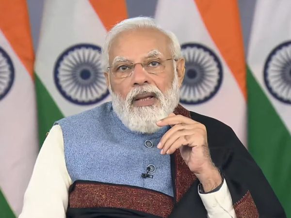 After meeting with Chief Ministers on Corona, PM Modi said, 'Omicron is spreading rapidly, be alert, not panic'