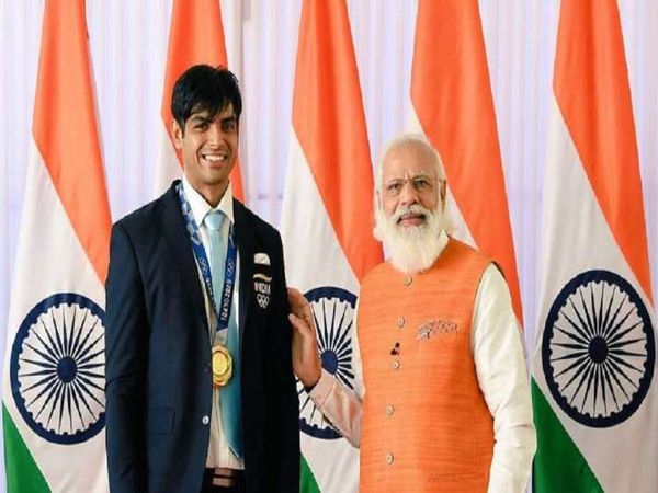 PM Modi congratulate to Neeraj Chopra for winning the historic silver medal says this is a special moment for Indian sports