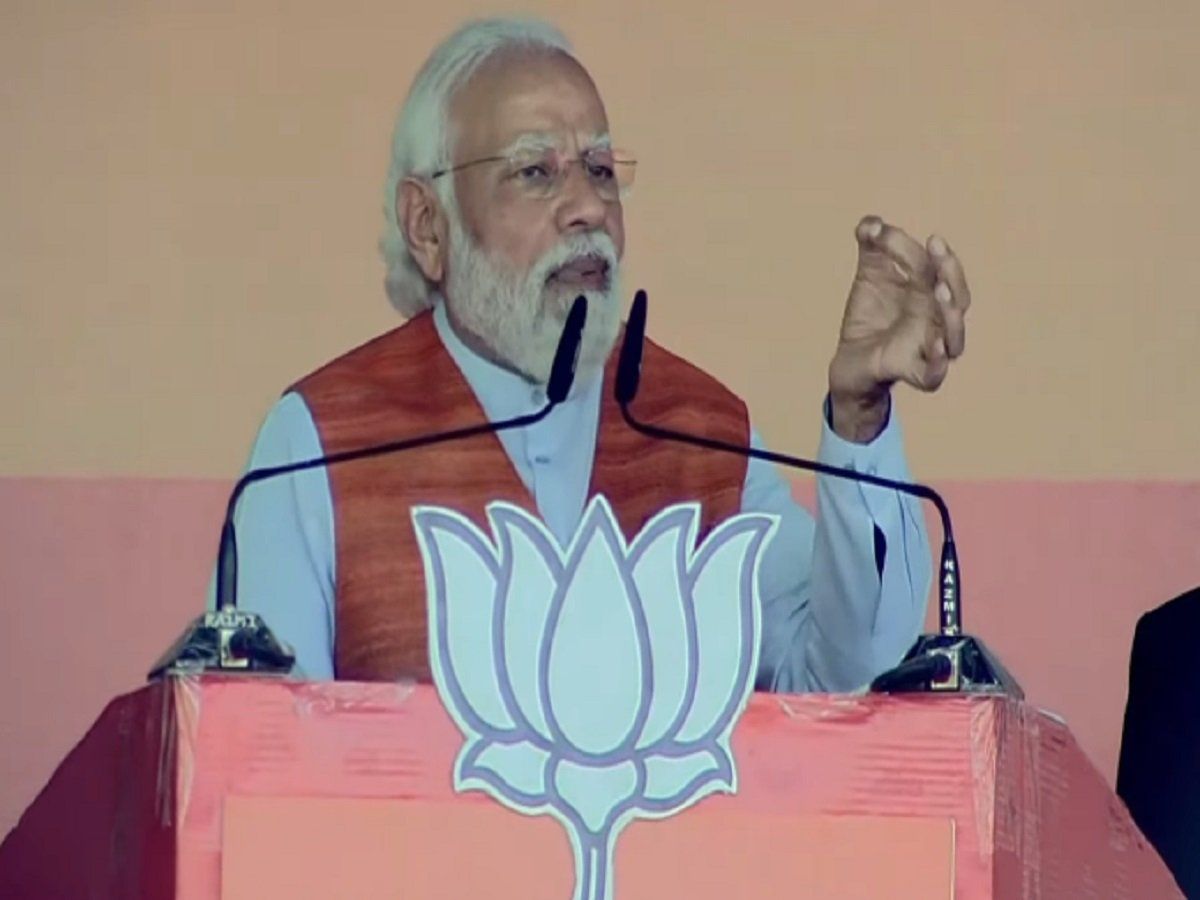 जिस पिता को धक्के देकर हटाया; अपमानित कर पार्टी को कब्जाया, उन्हीं से गुहार लगानी पड़ी कि मेरी सीट बचाइए: मोदी