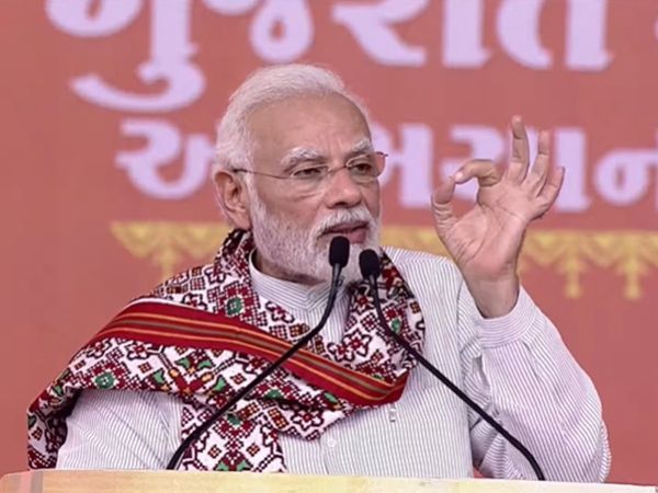 PM Modi on Mission Gujarat, said Vadodara  is a city giving rituals like a mother, a gift of 21000 crores given to the state